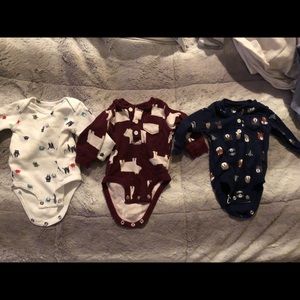 Newborn bot long sleeve onesies bundle
